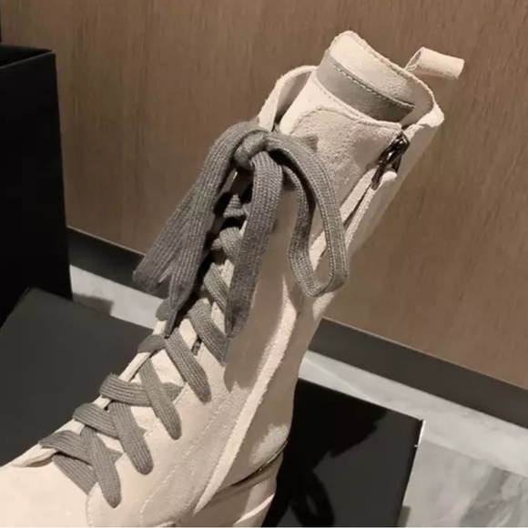 LATEST TREND OFF-WHITE GENUINE SUEDE LEATHER BOOTS WITH BEADING AND LECES - Picture 12 of 16